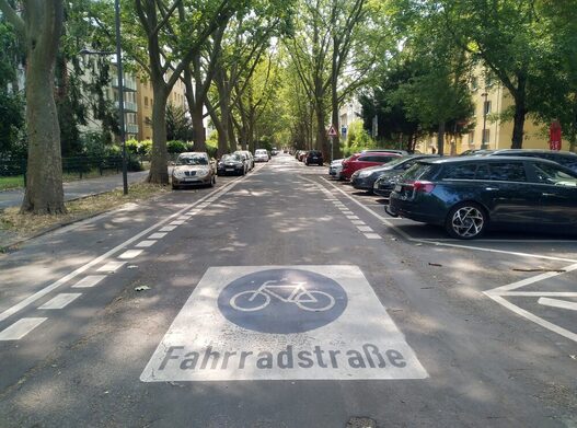 Fahrradstraße in der Hindenburgstraße