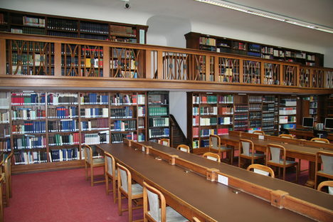 Lesesaal der Stadtbibliothek Mainz