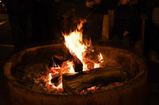 Lagerfeuer auf dem Mainzer Weihnachtsmarkt