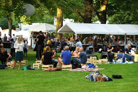 Der Mainzer Weinmarkt im Stadtpark