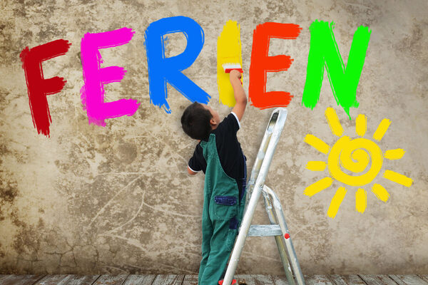 Schriftzug Ferien &copy; S. Kobold / adobe.stock.com