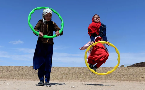 Kinder spielen in Afghanistan