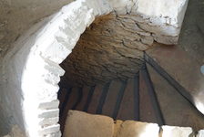 Bildergalerie Synagoge Weisenau/Mikwen Treppen hinunter zu den alten Mikwen Die Mikwen aus der Barockzeit und der Mitte des 19. Jahrhunderts machen die Weisenauer Synagoge einzigartig in Deutschland.