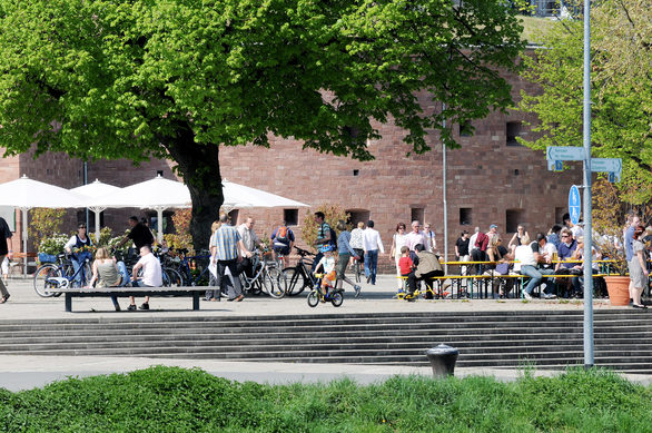 Die Malakoff-Terrasse am Stresemann-Ufer