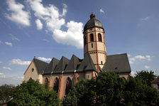 聖シュテファン教会‐塔と３中廊のゴシック教会